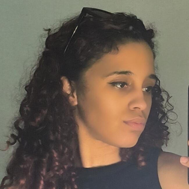 Babysitter em Almada: Jessica