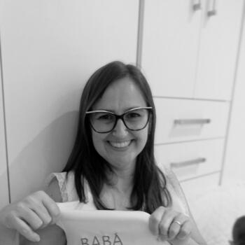 Babá em Gaspar: Elaine