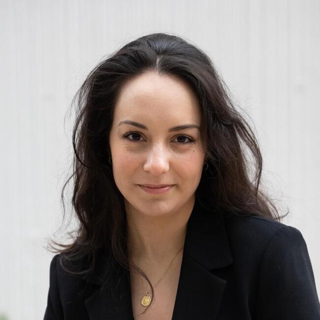 Babysitter in Zürich: Célia