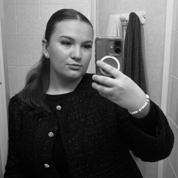 Babysitter in Saint-Augustin (Nouvelle-Aquitaine): Célia