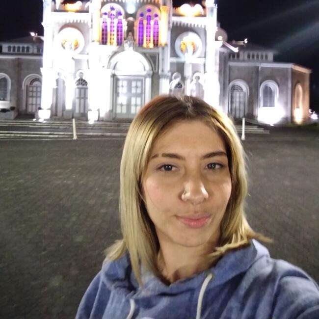 Babysitter in San Isidro (Vázquez de Coronado): Marii