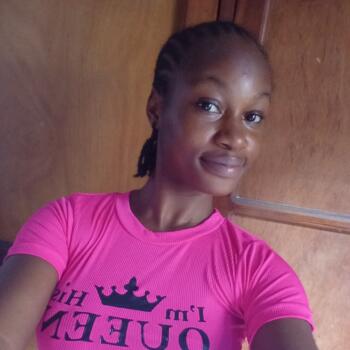 Babysitter in Lagos: Nora
