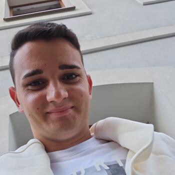 Babysitter a Giussago: Yuri