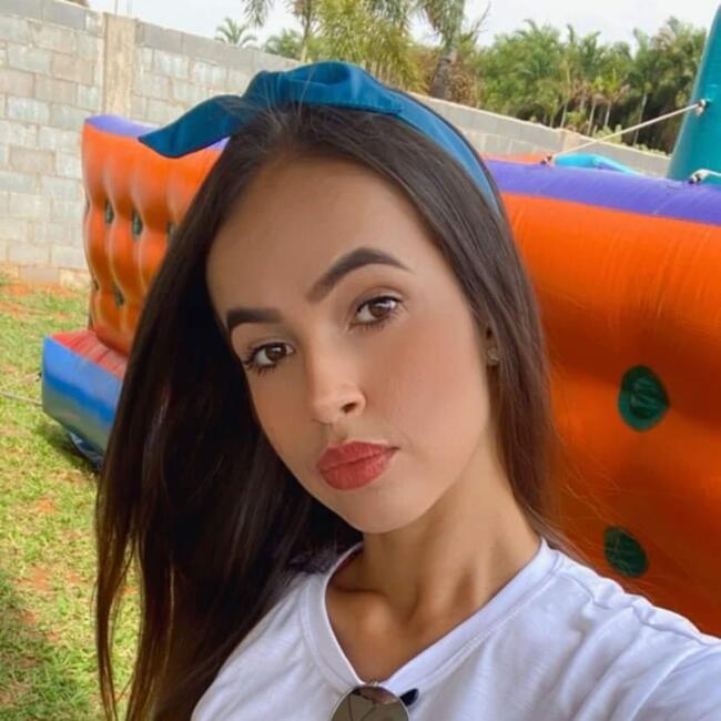 Babysitter in Riacho Fundo I: Larissa