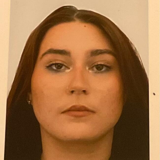 Babysitter in Montreuil: Nora