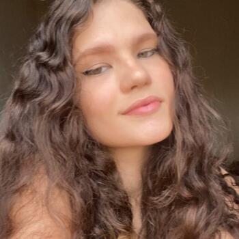 Babá em Rondonópolis: Sara