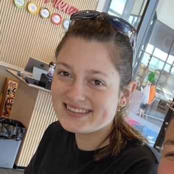 Babysitter in Geelong: Olivia
