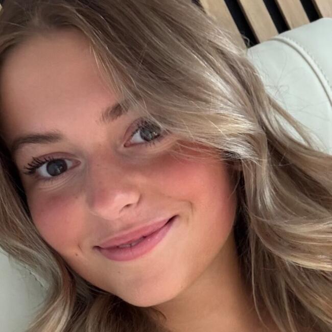 Babysitter in Ville-d'Avray: Pauline