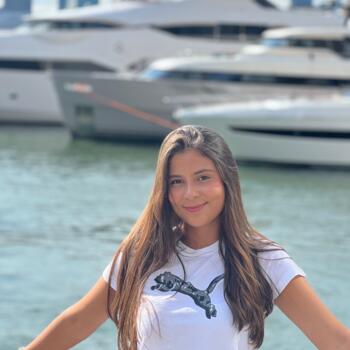Babysitter in The Bronx: Gabriela