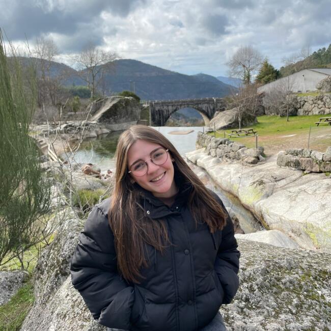 Babysitter in Corroios: Bruna