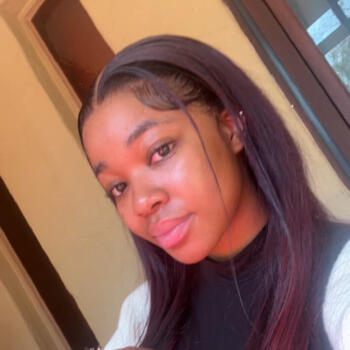 Babysitter in Leeds: Rea