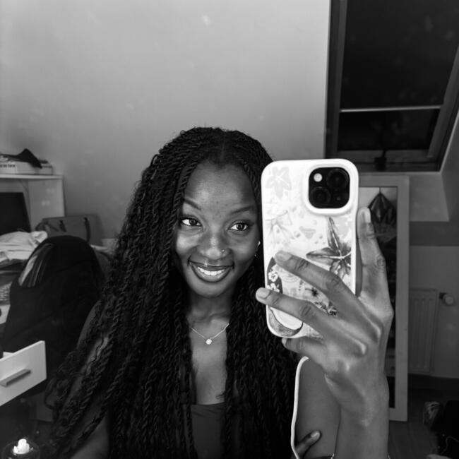 Babysitter in Hénin-Beaumont: Samira