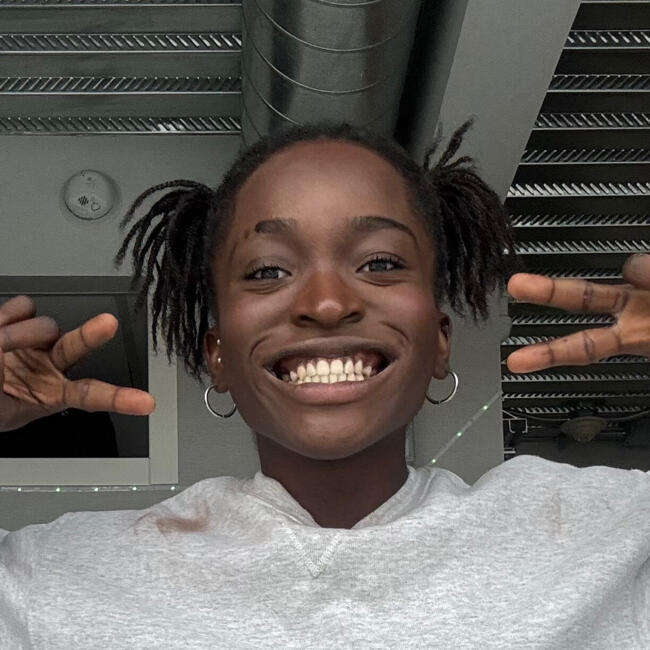 Babysitter in Winnipeg: Ara