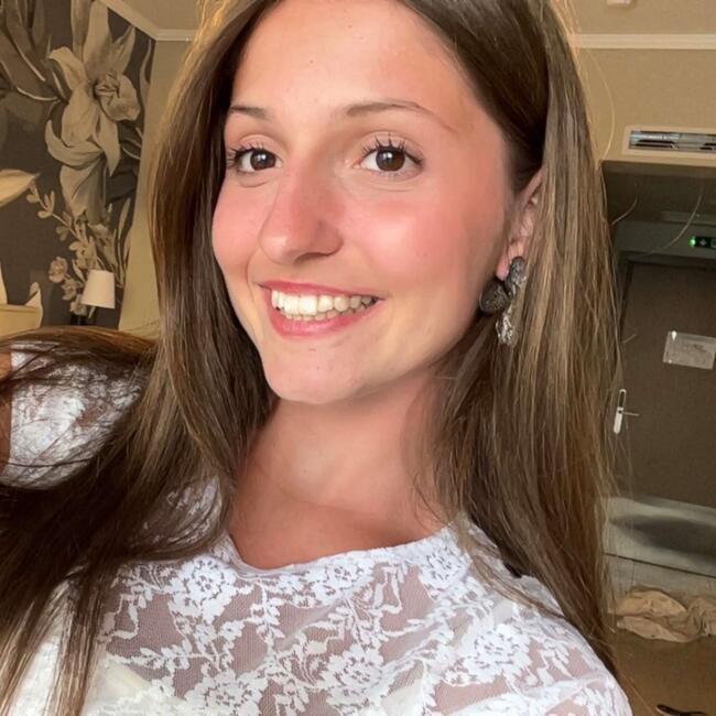 Babysitter in Varois-et-Chaignot: Mathilde