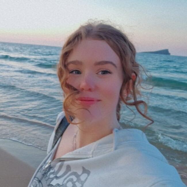 Babysitter in Edinburgh: Sophie