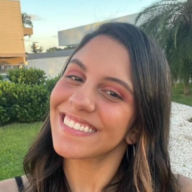 Babá em Jacareí: Giovanna