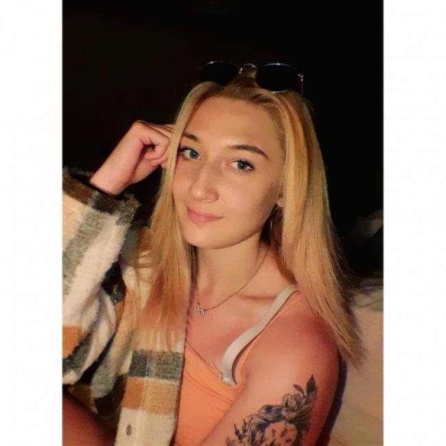 Babysitter a Mons: Amandine