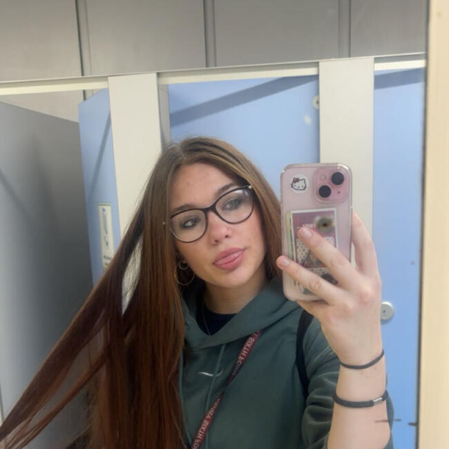 Babysitter in Ibstock: . Summer