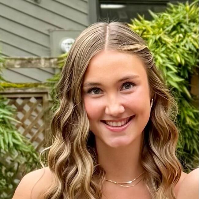 Babysitter in Sammamish: Kajsa