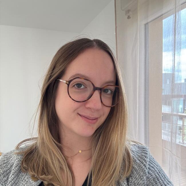 Babysitter in Angers: Coralie