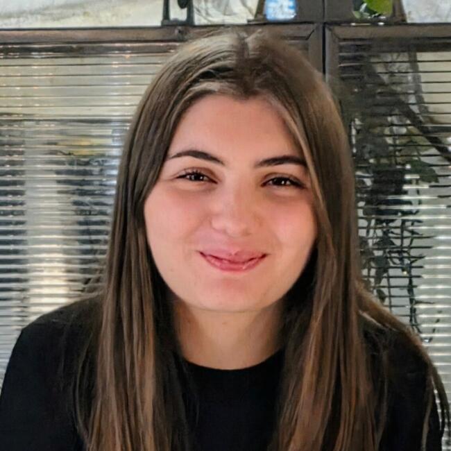 Babysitter in Rome: Giulia