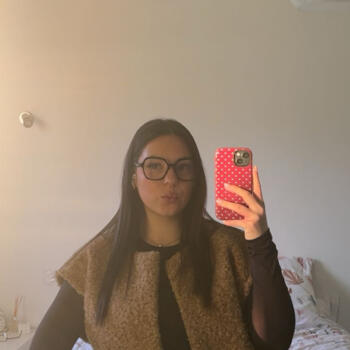 Babysitter in Plélan-le-Grand: Laura