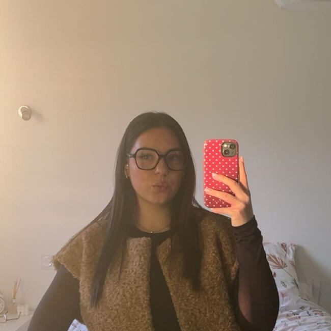 Babysitter in Plélan-le-Grand: Laura