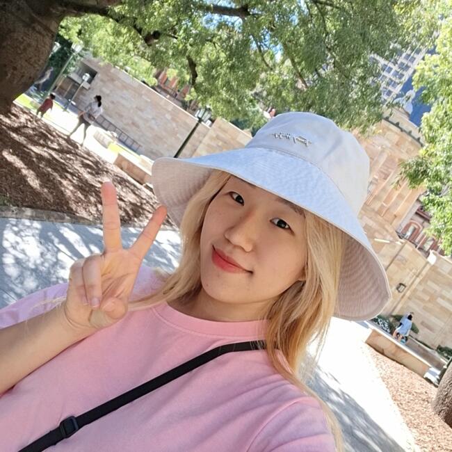 Babysitter in Brisbane: Cindy