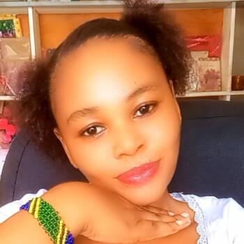 Babysitter in Dar es Salaam: Glory