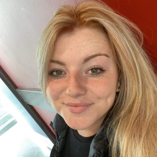 Babysitter in Lion-sur-Mer: Lola