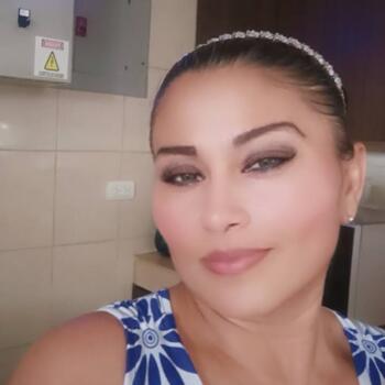 Niñera en Eloy Alfaro: Cinthia