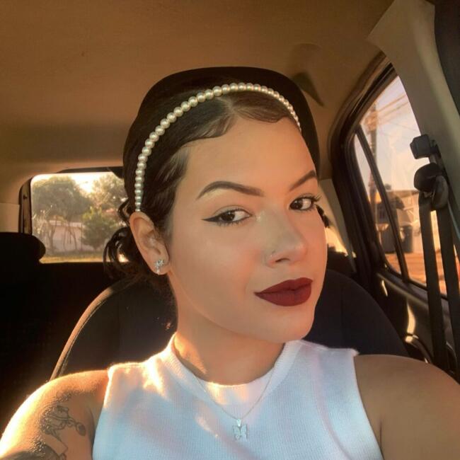 Babysitter in Brasília: Yasmim