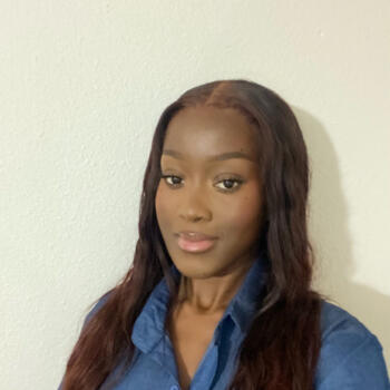 Babysitter in Vouneuil-sous-Biard: Déborah