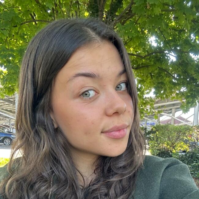 Babysitter in Quincieux: Victoria