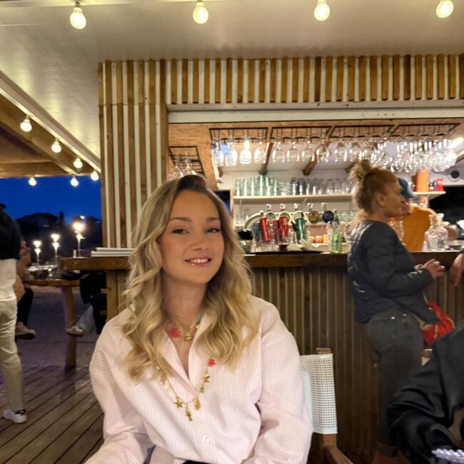 Babysitter in Palos Verdes Estates: Clara