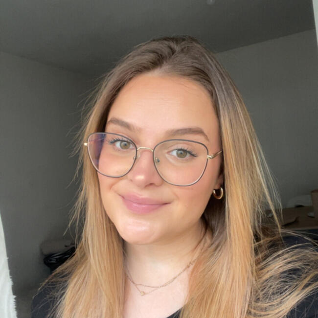 Babysitter in Troyes: Illona