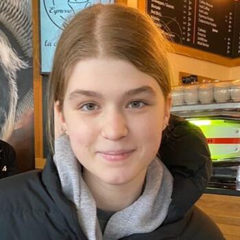 Babysitter in Wellington: Julia