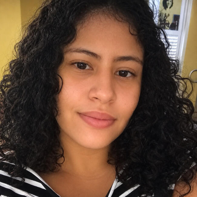 Babysitter in Olinda: Gabrielle