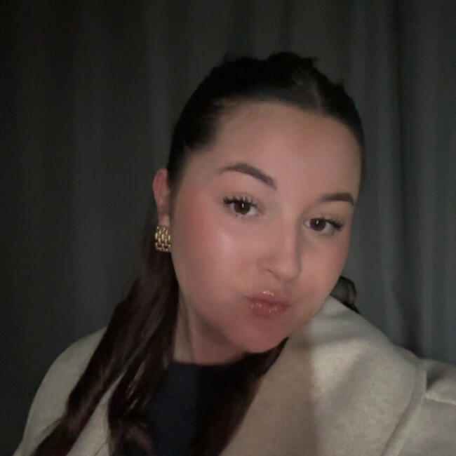 Babysitter in Harnes: Charlotte