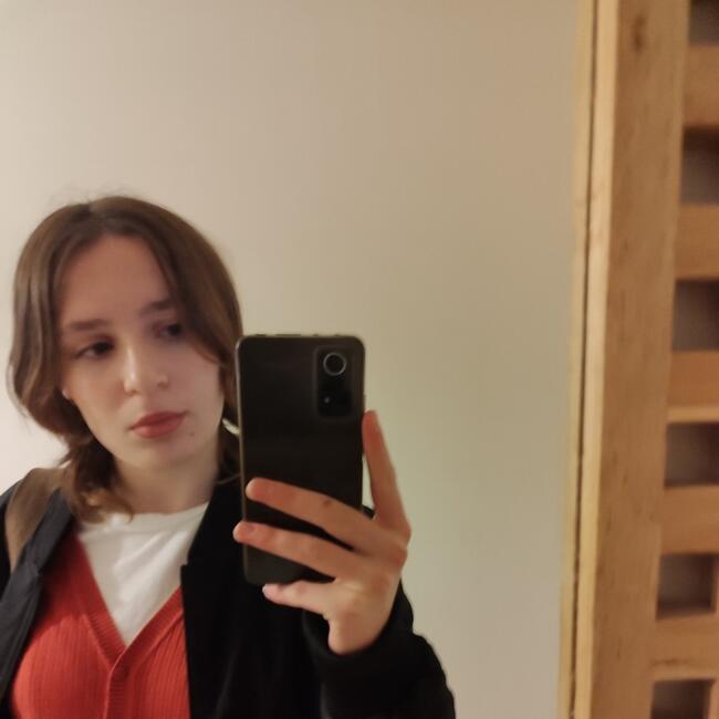 Babysitter in Cherisy: Maéva