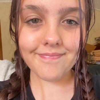 Babysitter in Dunedin: Molly