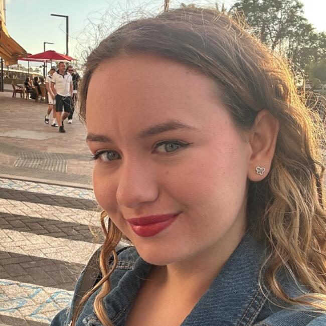 Babysitter in San Cristóbal de La Laguna: Ainara