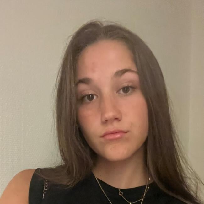 Babysitter in Sainte-Foy-l'Argentière: Laura