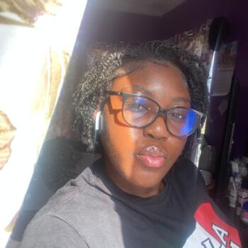 Babysitter in The Bronx: Reyanna