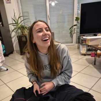 Babysitter in Villeurbanne: Clara