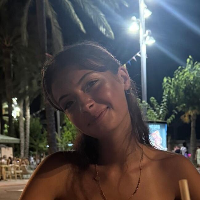 Baby-sitter à Contes: Roxane