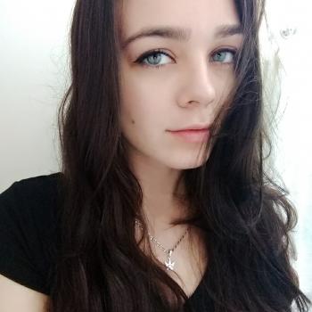 Lisbon的保母: Luna