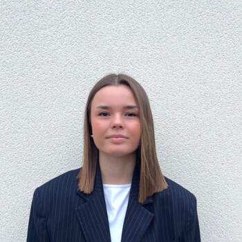 Baby-sitter Pluneret: Emma