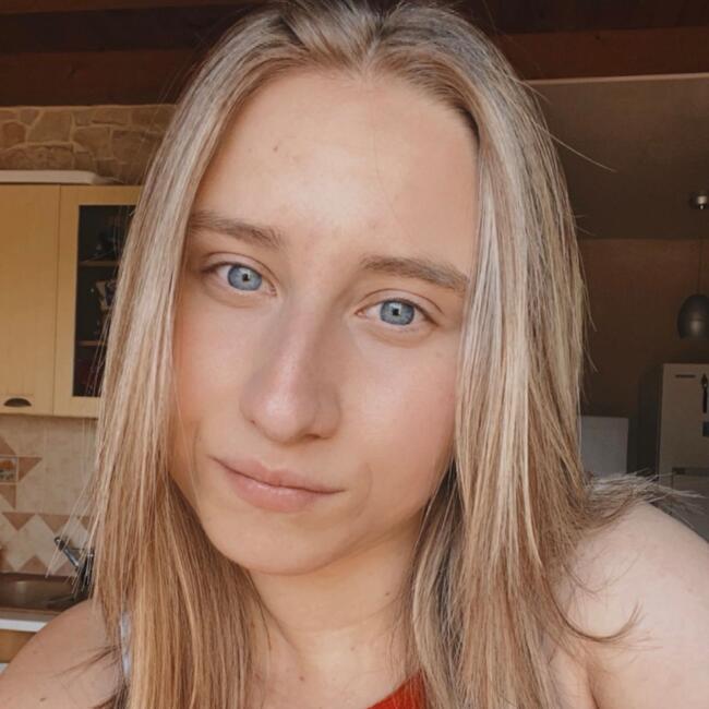 Babysitter in Mirabel: Amandine