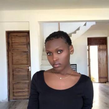 Babysitter in Dar es Salaam: Esther